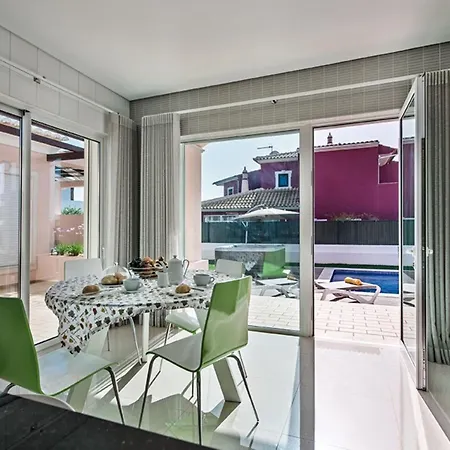 Villa V7 Bastos By Interhome *
