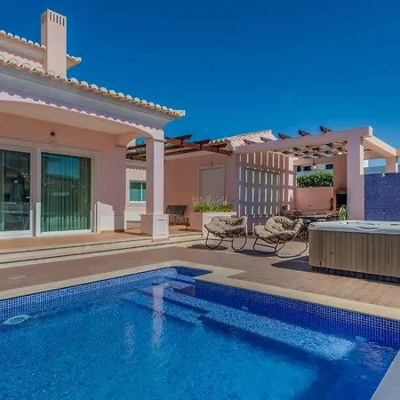 V8 Bastos - Vip By Interhome Villa *