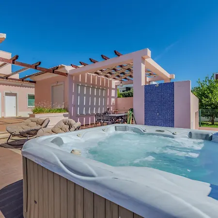 Villa V8 Bastos - Vip By Interhome
